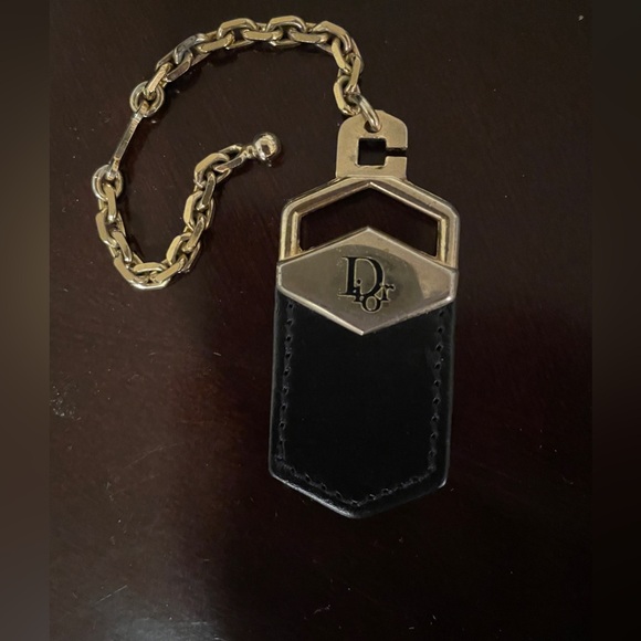 Description
Dior beauty cosmetic bag
14.5x12x5cm - Picture 10 of 10